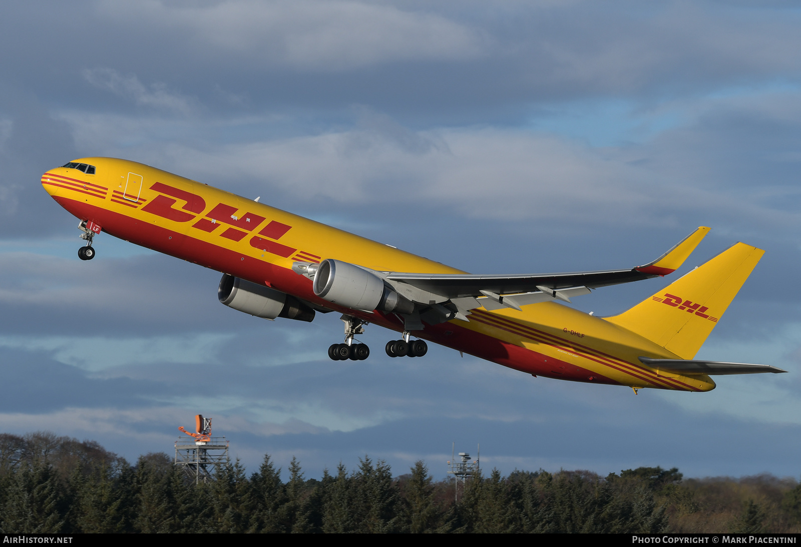 Aircraft Photo of G-DHLF | Boeing 767-3JHF | DHL International | AirHistory.net #359738