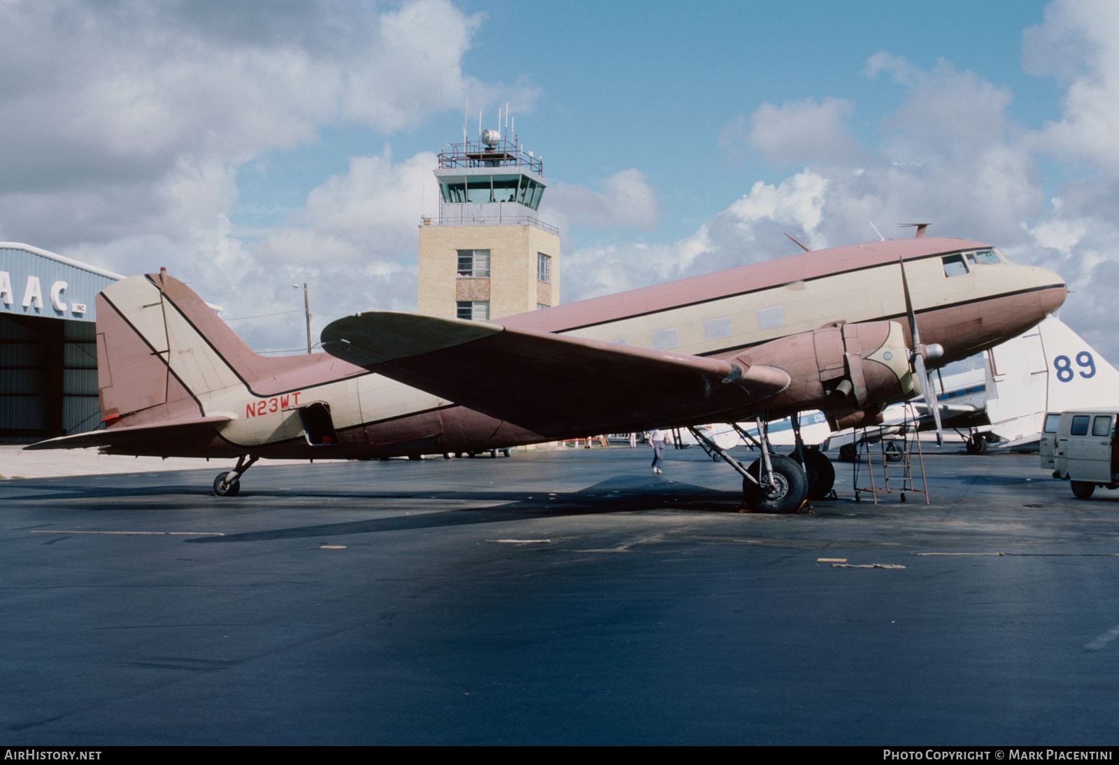 Aircraft Photo of N23WT | Douglas DC-3(C) | AirHistory.net #359751