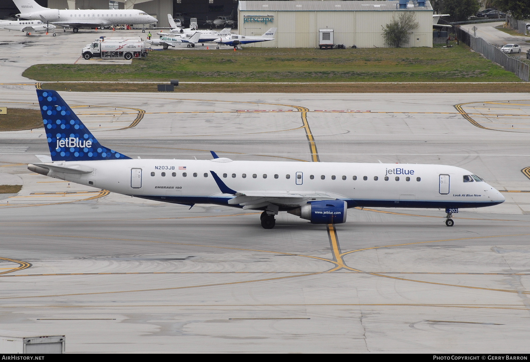 Aircraft Photo of N203JB | Embraer 190AR (ERJ-190-100IGW) | JetBlue Airways | AirHistory.net #359921