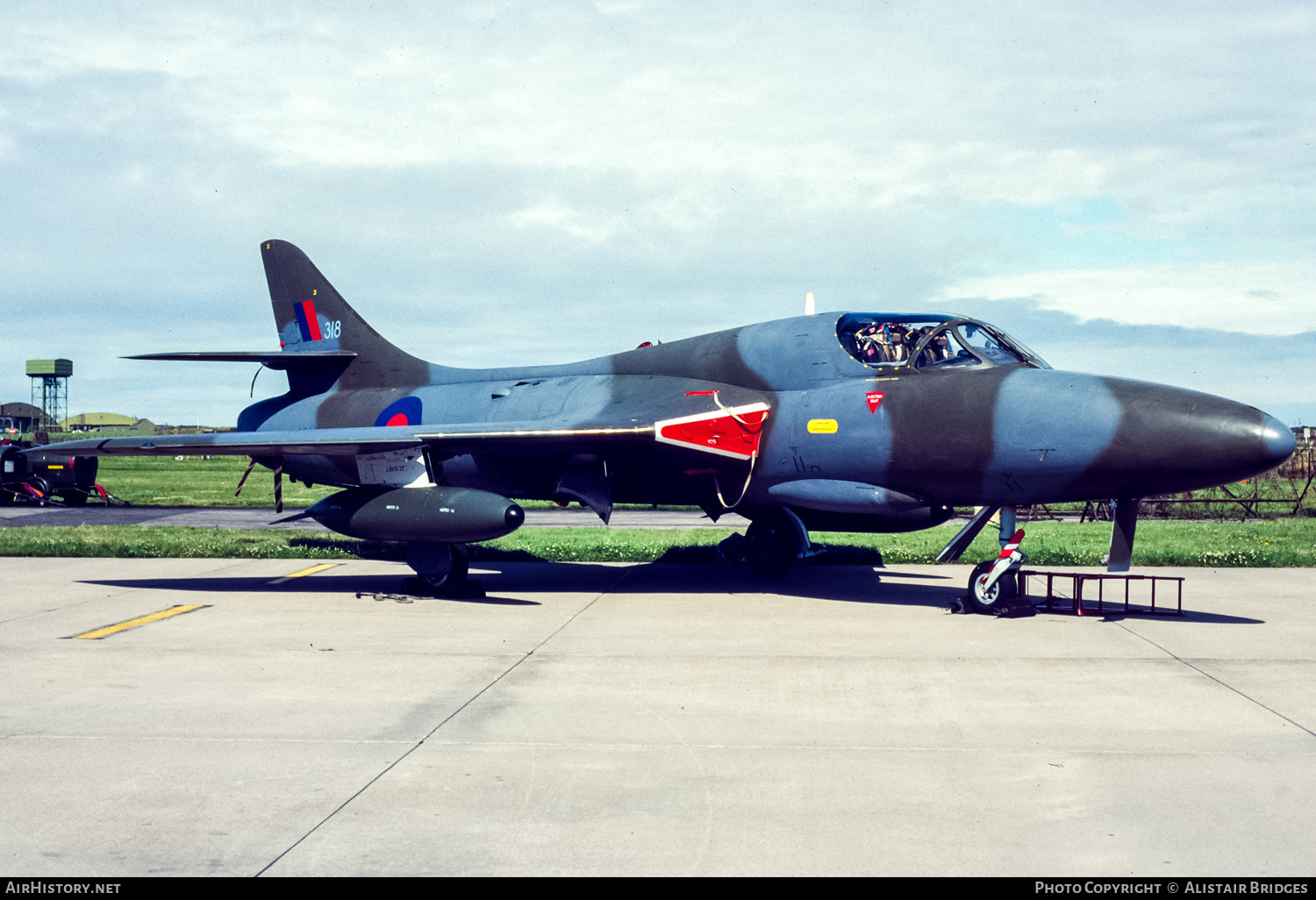 Aircraft Photo of WV318 | Hawker Hunter T7A | UK - Air Force | AirHistory.net #359946
