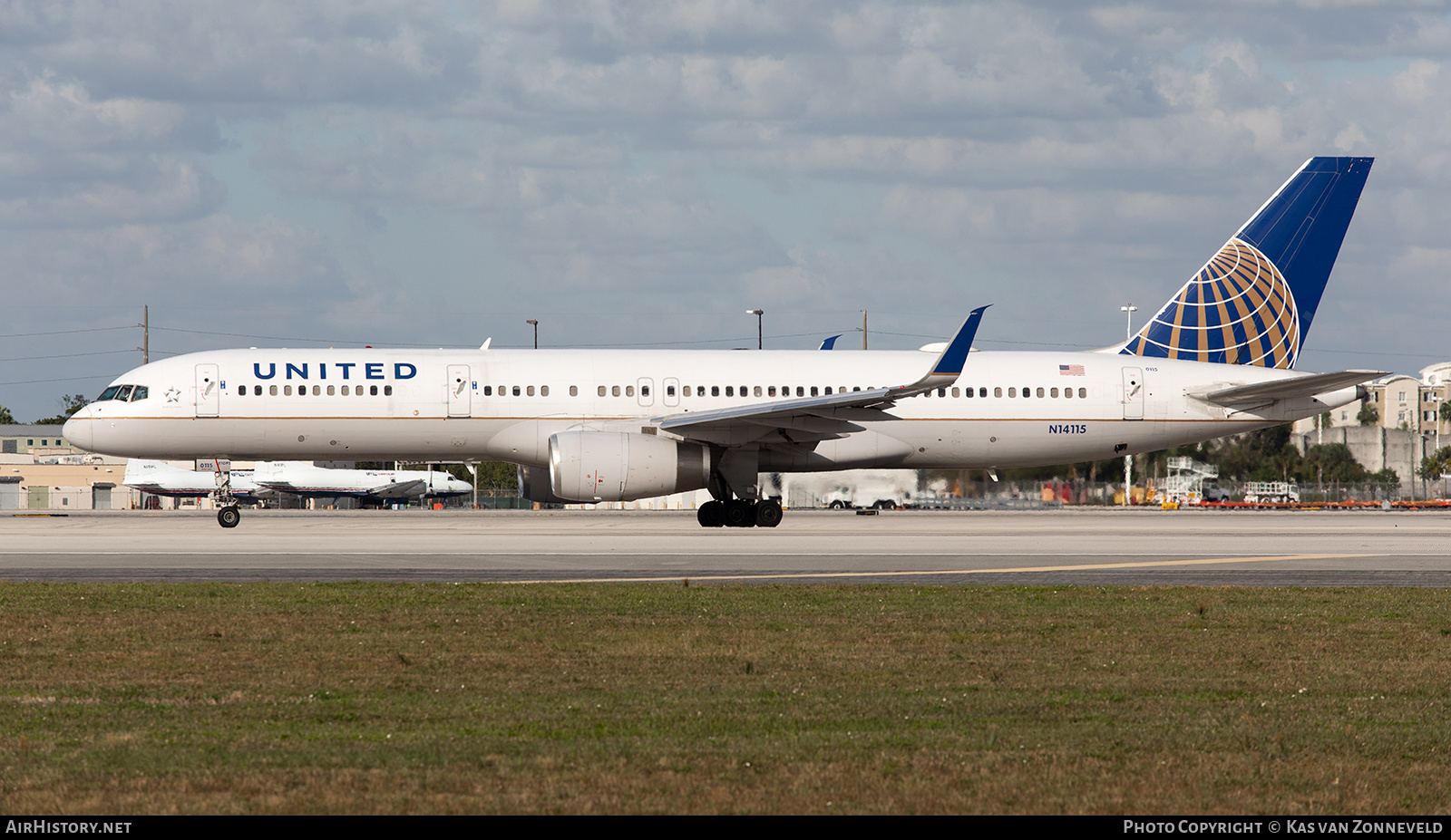 Aircraft Photo of N14115 | Boeing 757-224 | United Airlines | AirHistory.net #359981