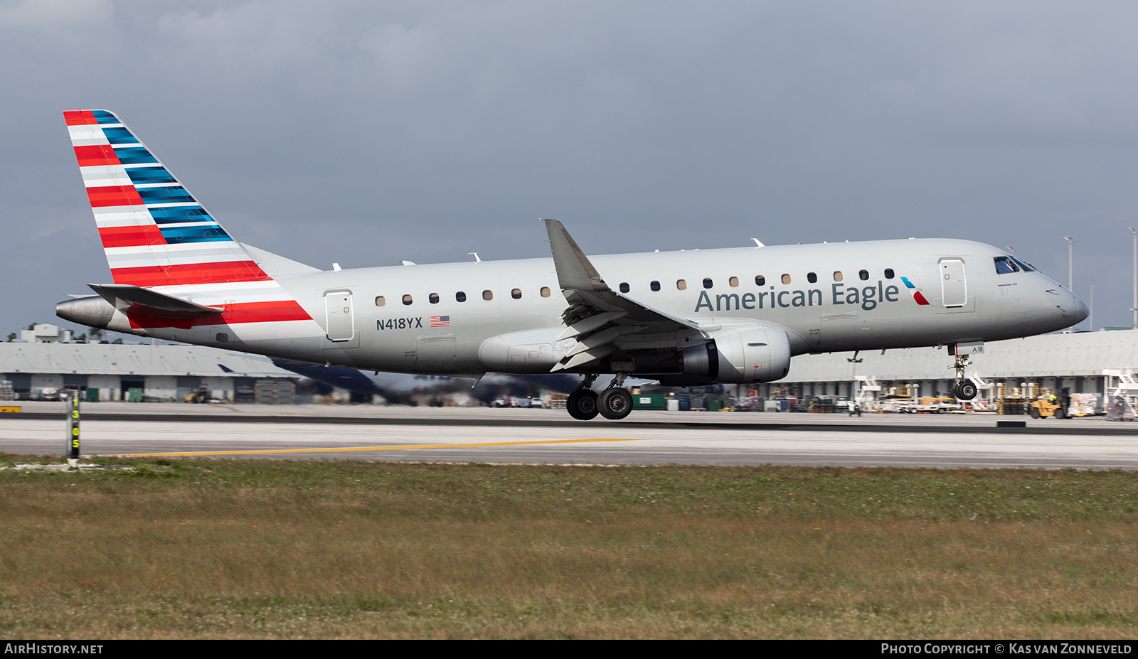 Aircraft Photo of N418YX | Embraer 175LR (ERJ-170-200LR) | American Eagle | AirHistory.net #359988
