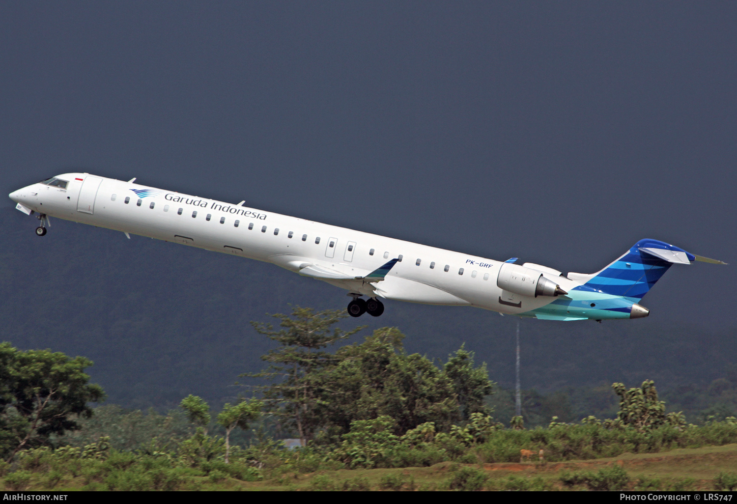 Aircraft Photo of PK-GRF | Bombardier CRJ-1000 (CL-600-2E25) | Garuda Indonesia | AirHistory.net #360015