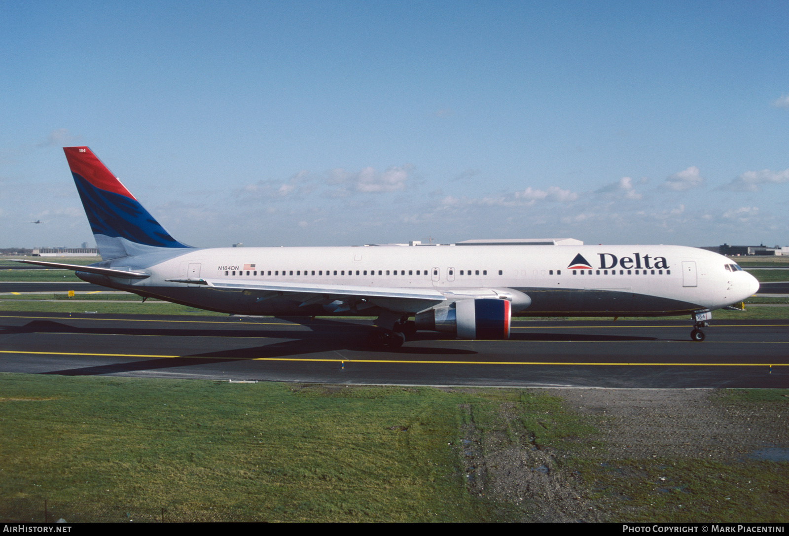Aircraft Photo of N184DN | Boeing 767-332/ER | Delta Air Lines | AirHistory.net #360020