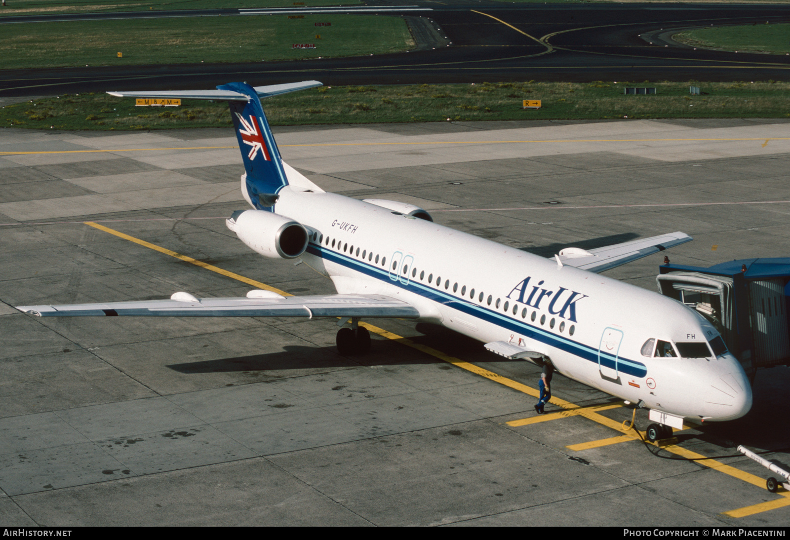 Aircraft Photo of G-UKFH | Fokker 100 (F28-0100) | Air UK | AirHistory.net #360044