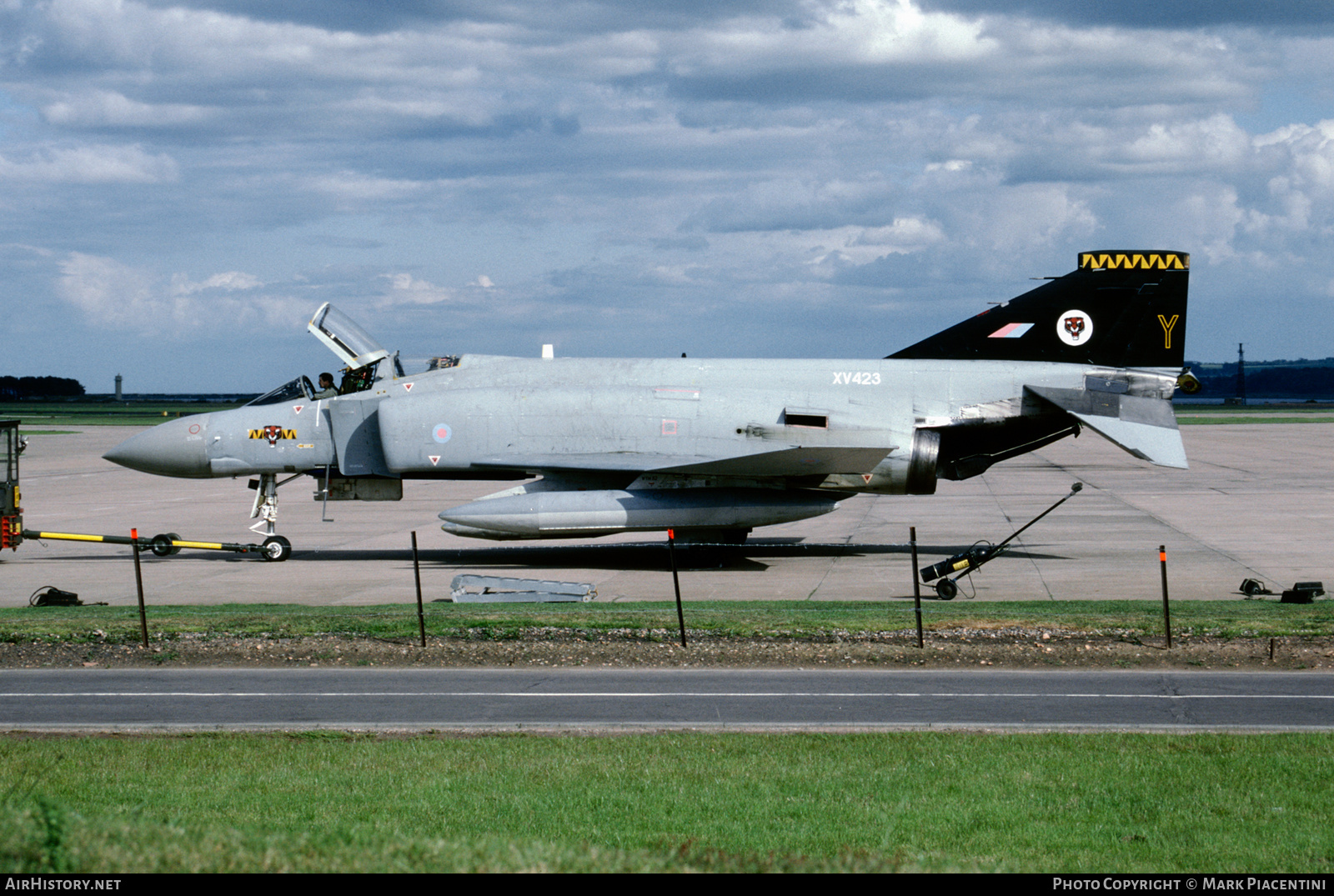 Aircraft Photo of XV423 | McDonnell Douglas F-4M Phantom FGR2 | UK - Air Force | AirHistory.net #360059