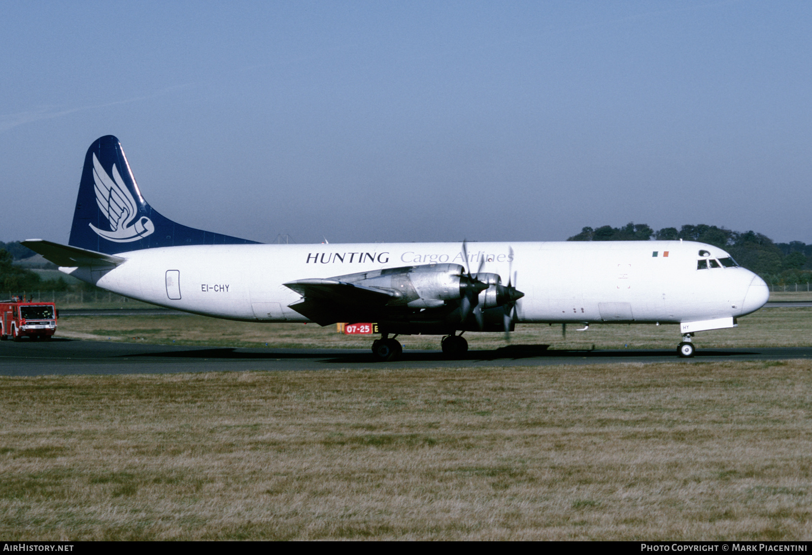 Aircraft Photo of EI-CHY | Lockheed L-188C(F) Electra | Hunting Cargo Airlines | AirHistory.net #360065