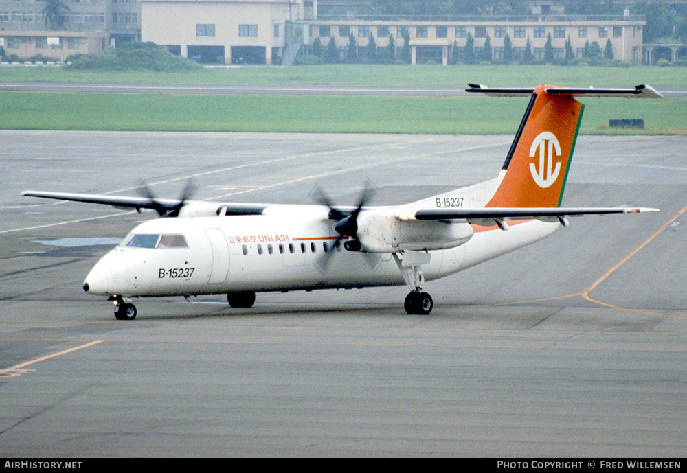 Aircraft Photo of B-15237 | Bombardier DHC-8-311Q Dash 8 | UNI Air | AirHistory.net #360067