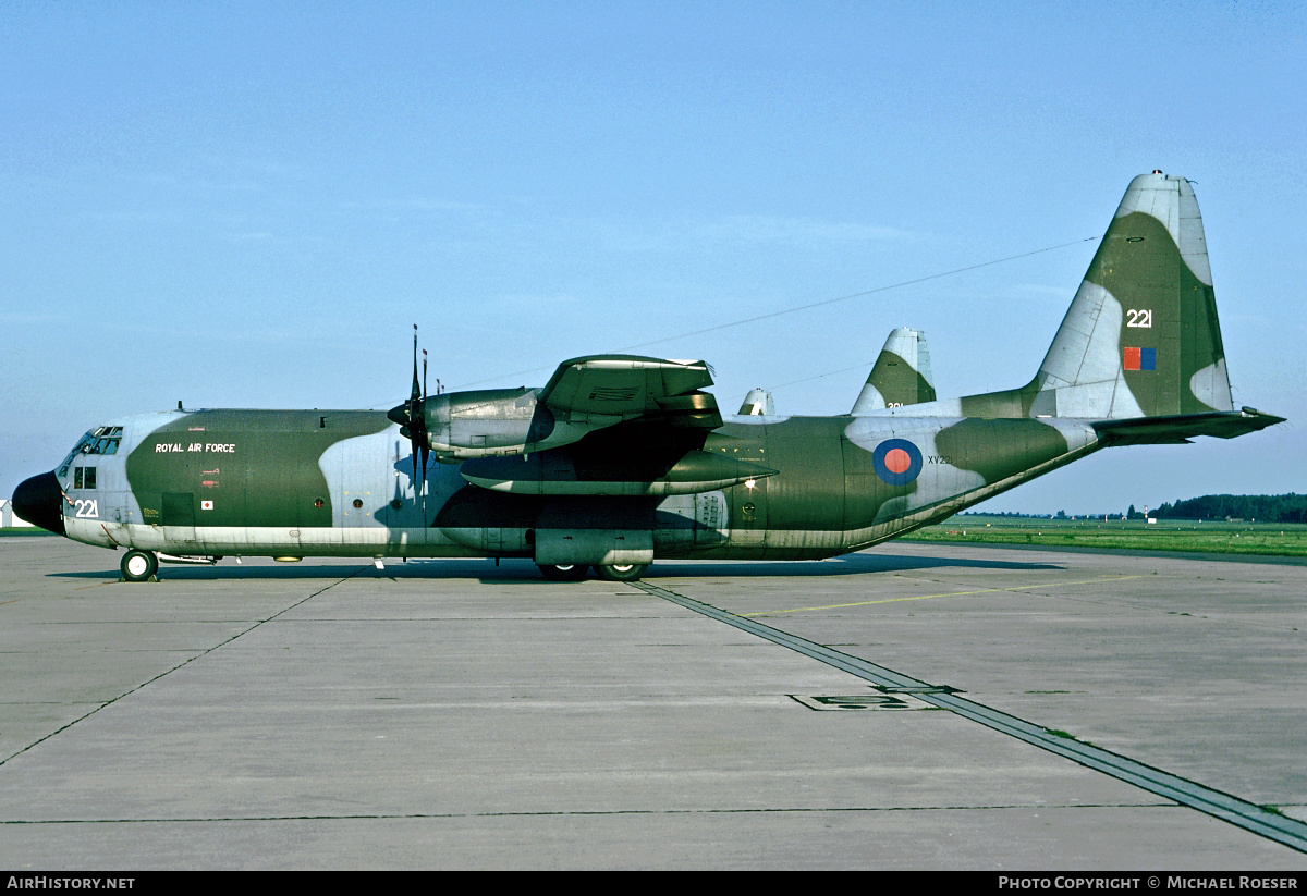 Aircraft Photo of XV221 | Lockheed C-130K Hercules C3 (L-382) | UK - Air Force | AirHistory.net #360080