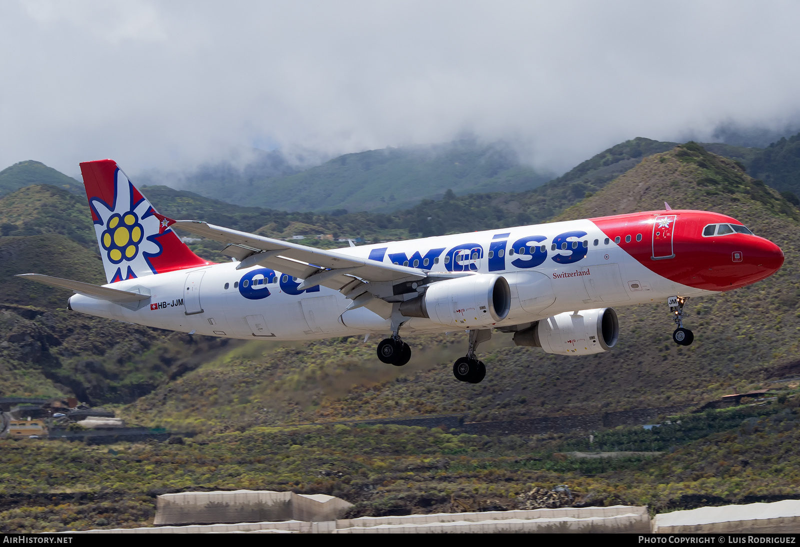 Aircraft Photo of HB-JJM | Airbus A320-214 | Edelweiss Air | AirHistory.net #360116