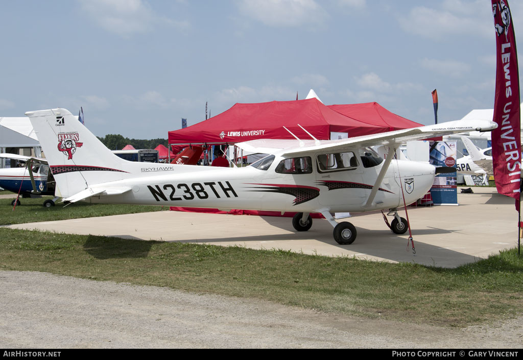 Aircraft Photo of N238TH | Cessna 172 Skyhawk | Lewis University Flyers | AirHistory.net #360129