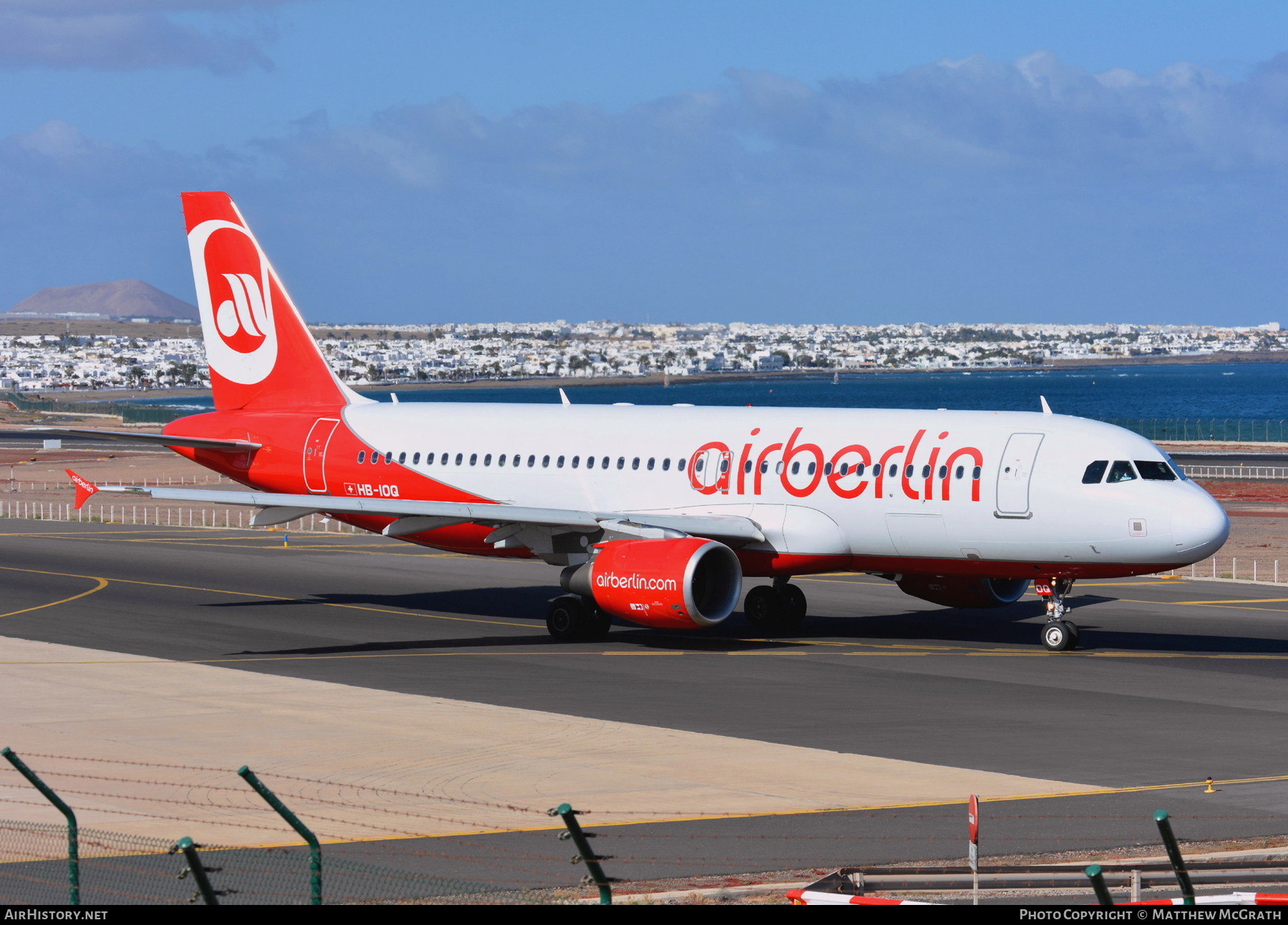 Aircraft Photo of HB-IOQ | Airbus A320-214 | Air Berlin | AirHistory.net #360537