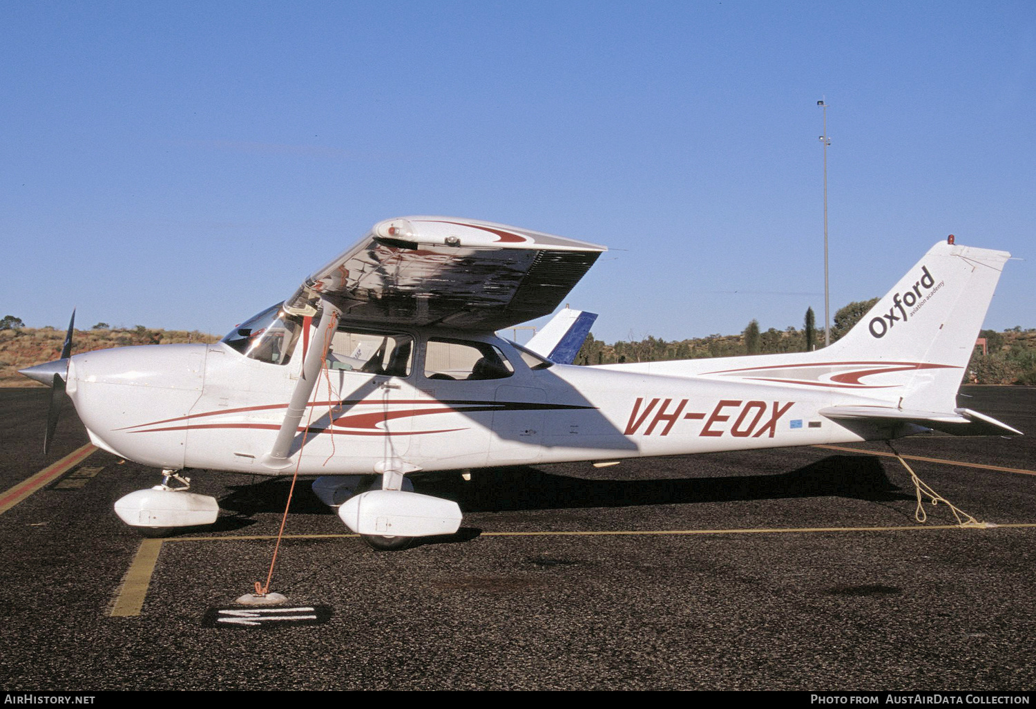 Aircraft Photo of VH-EOX | Cessna 172S Skyhawk SP | Oxford Aviation Academy | AirHistory.net #360773