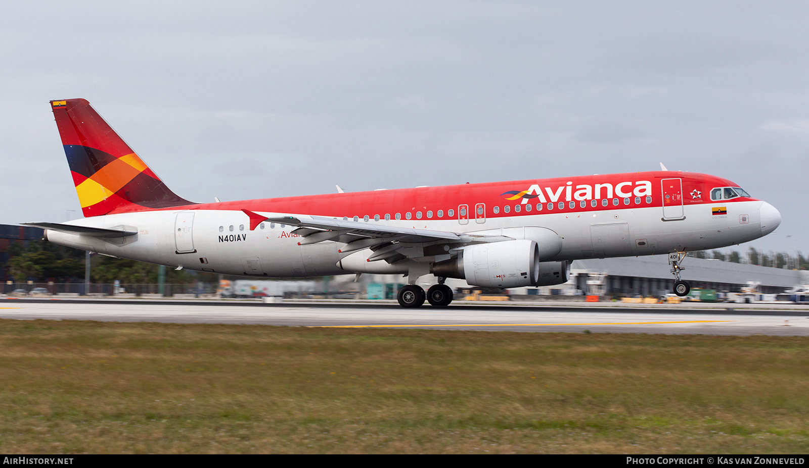 Aircraft Photo of N401AV | Airbus A320-214 | Avianca | AirHistory.net #360793