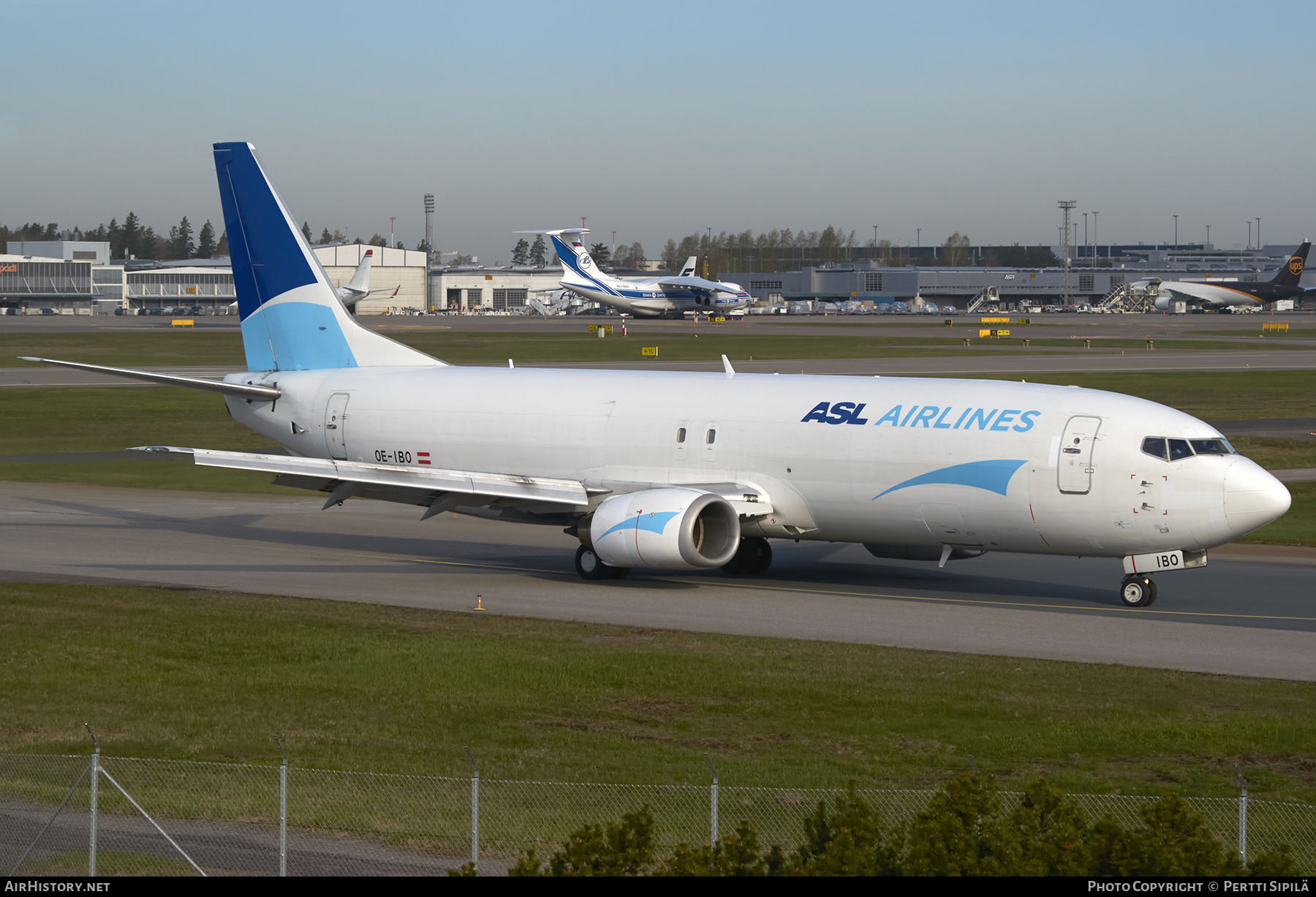 Aircraft Photo of OE-IBO | Boeing 737-490(SF) | ASL Airlines | AirHistory.net #360907