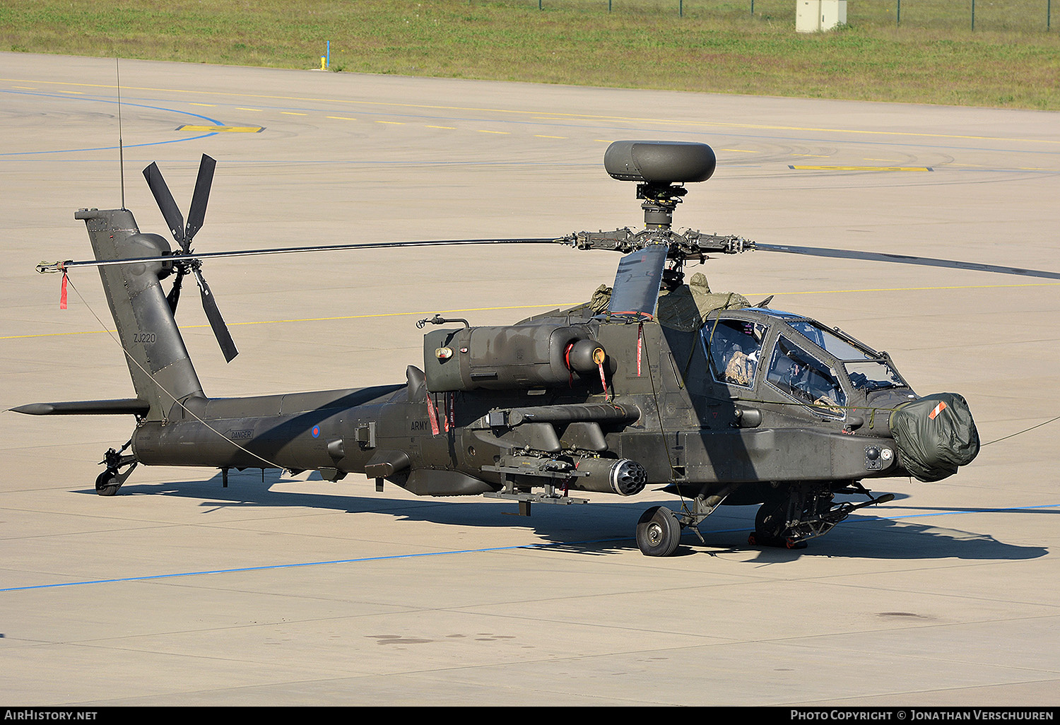 Aircraft Photo of ZJ220 | Westland WAH-64D Longbow Apache AH1 | UK - Army | AirHistory.net #360967