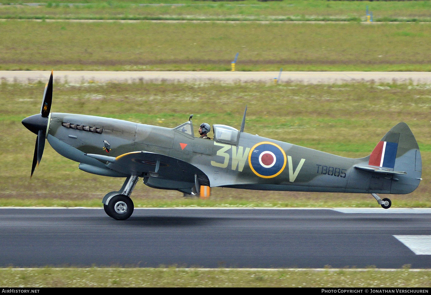 Aircraft Photo of PH-FVE / TB885 | Supermarine 361 Spitfire LF16E | UK - Air Force | AirHistory.net #360968