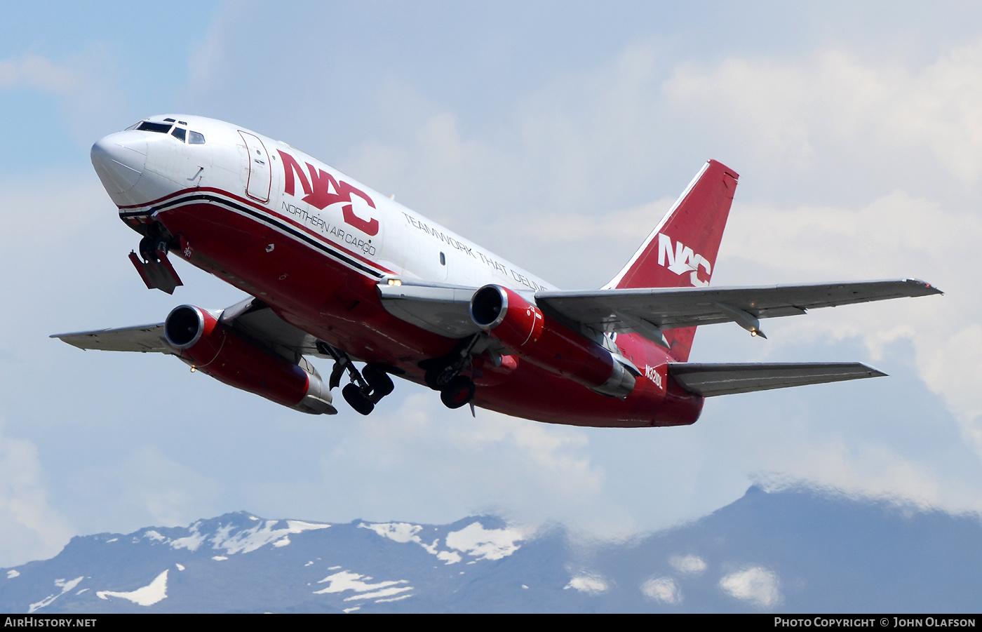 Aircraft Photo of N321DL | Boeing 737-232/Adv | Northern Air Cargo - NAC | AirHistory.net #360980