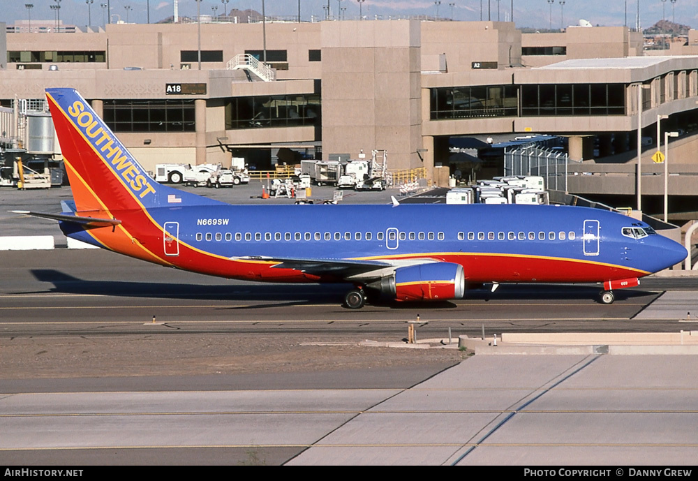 Aircraft Photo of N669SW | Boeing 737-3Y0 | Southwest Airlines | AirHistory.net #361278