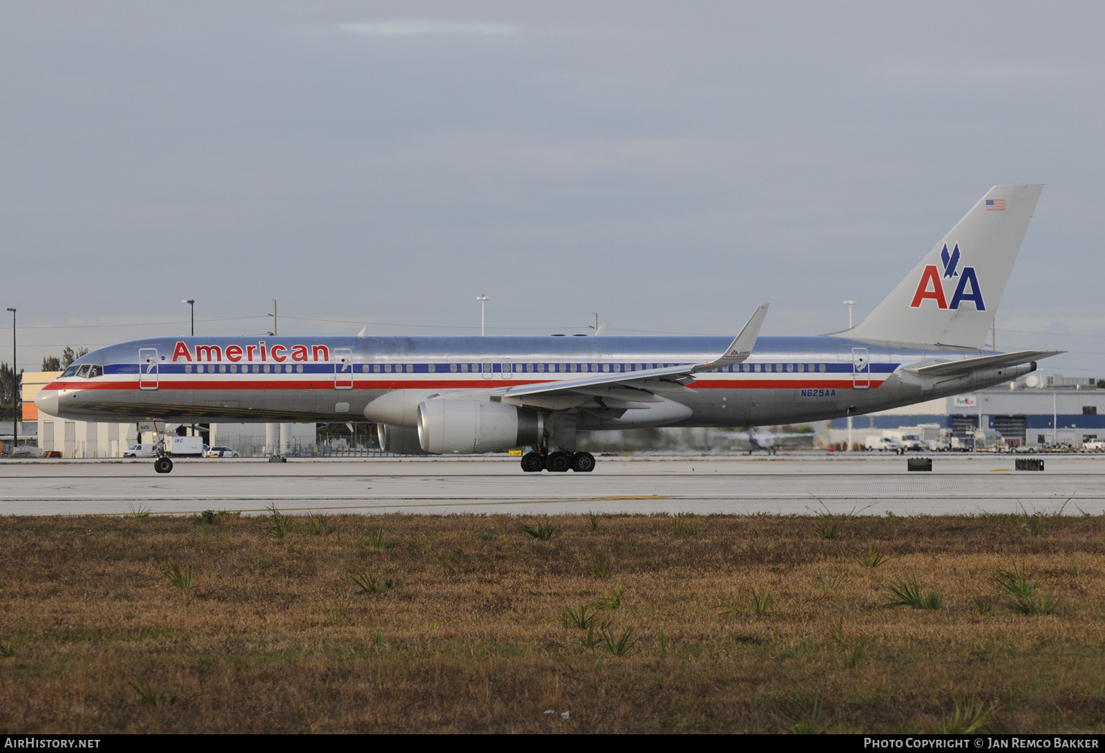 Aircraft Photo of N625AA | Boeing 757-223 | American Airlines | AirHistory.net #361310