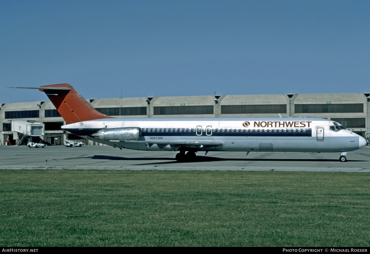 Aircraft Photo of N959N | McDonnell Douglas DC-9-31 | Northwest Airlines | AirHistory.net #361485