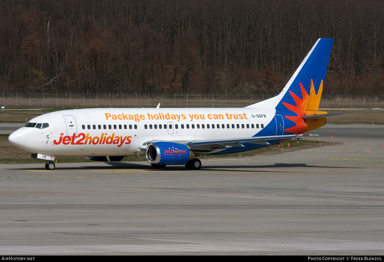 Aircraft Photo of G-GDFB | Boeing 737-33A | Jet2 Holidays | AirHistory.net #361560