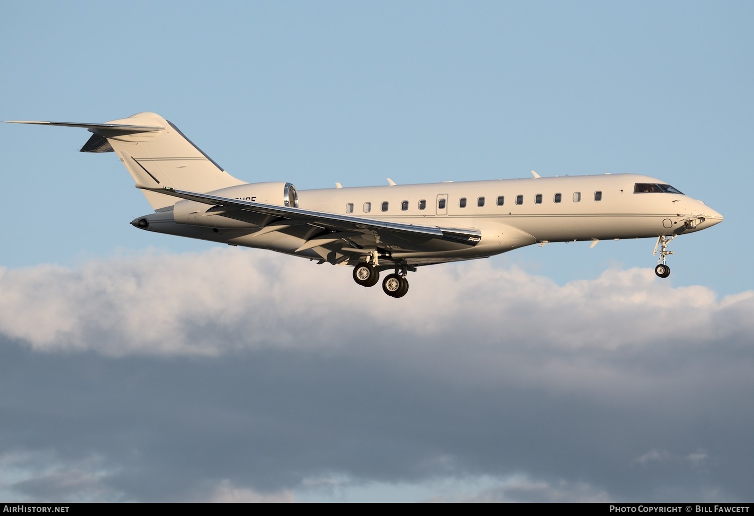 Aircraft Photo of C-GUGE | Bombardier Global 5500 (BD-700-1A11) | AirHistory.net #361599