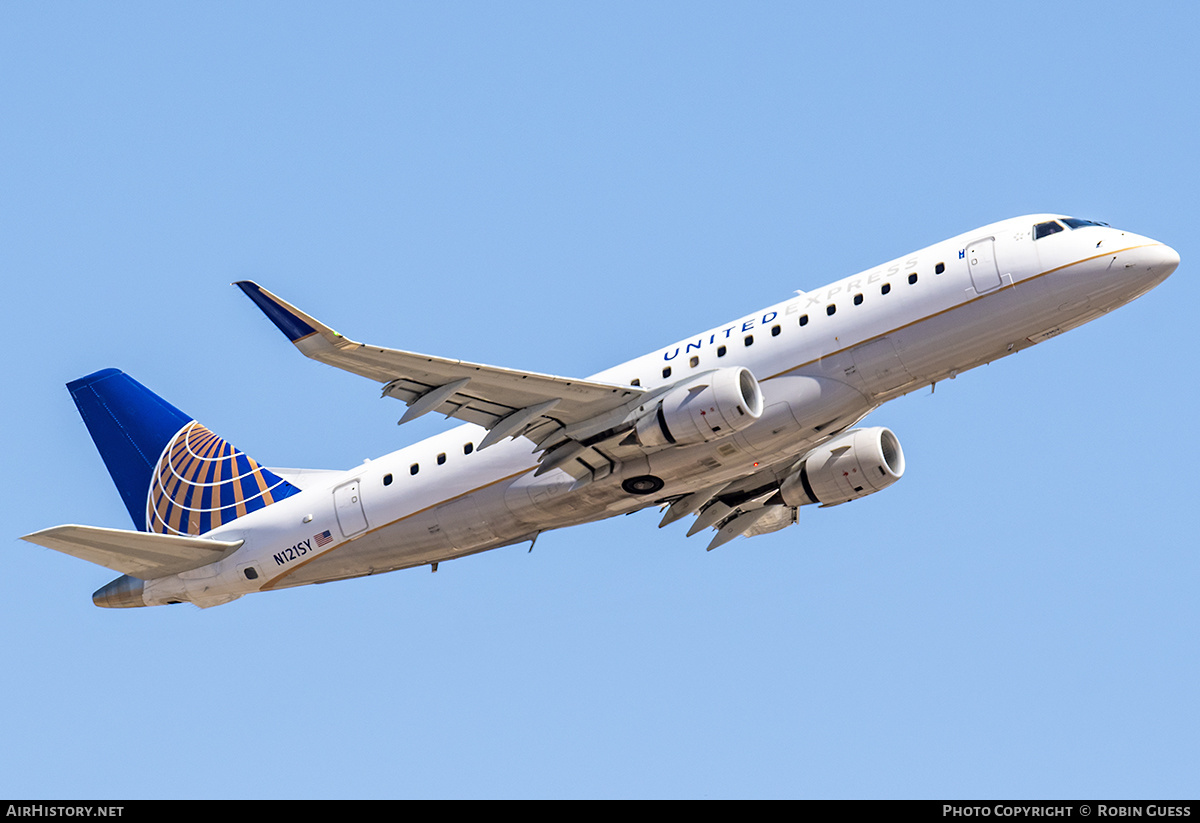 Aircraft Photo of N121SY | Embraer 175LR (ERJ-170-200LR) | United Express | AirHistory.net #361629