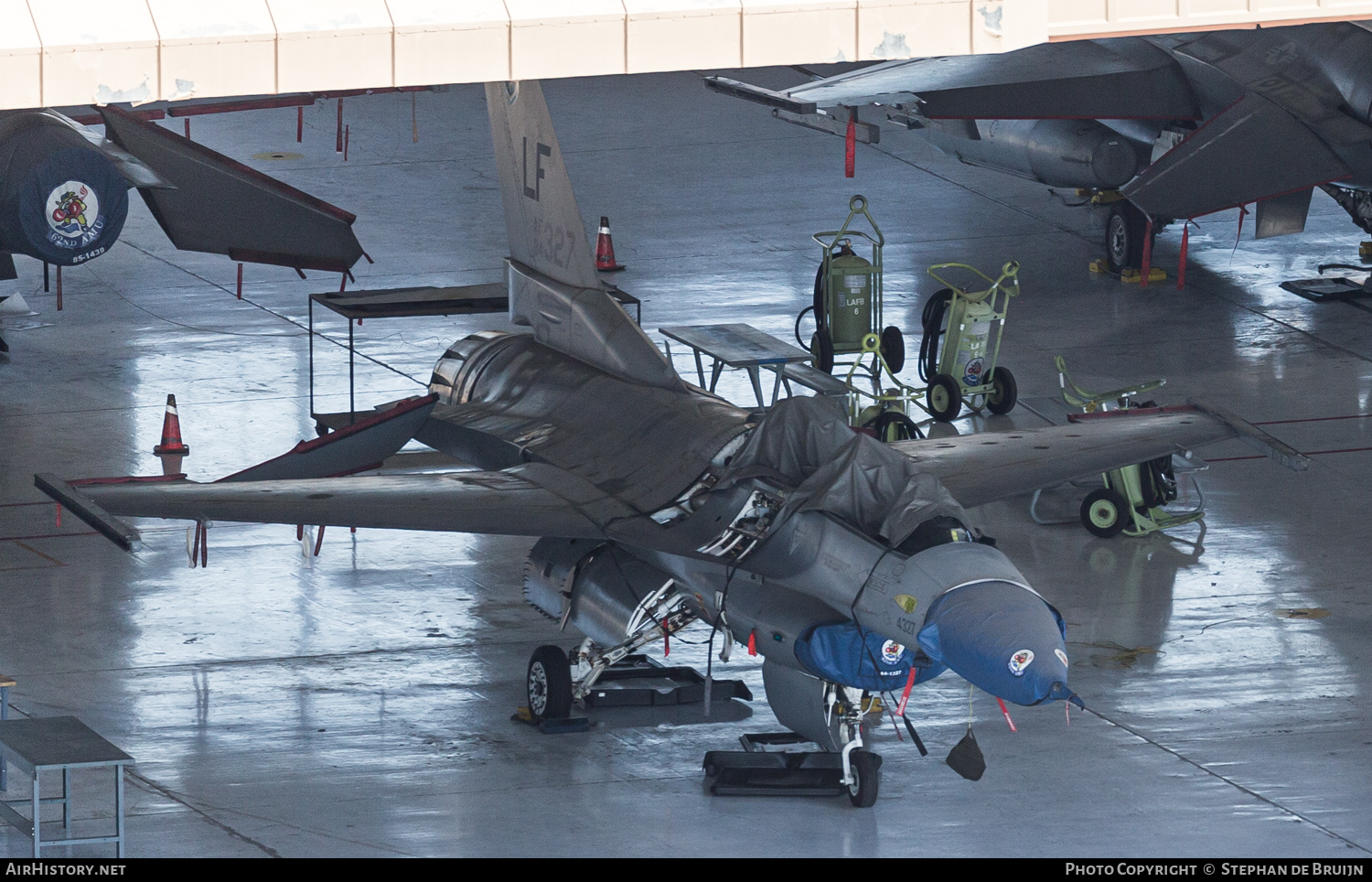 Aircraft Photo of 84-1327 / AF84-327 | Lockheed Martin F-16D Fighting Falcon | USA - Air Force | AirHistory.net #361688