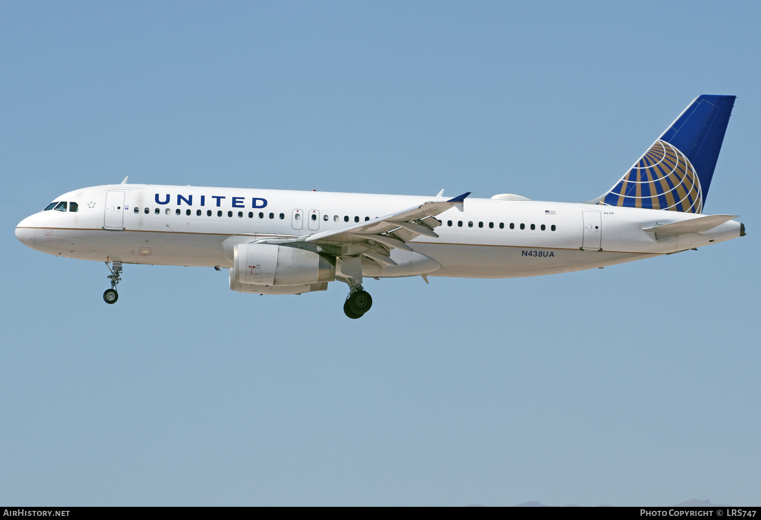 Aircraft Photo of N438UA | Airbus A320-232 | United Airlines | AirHistory.net #361705