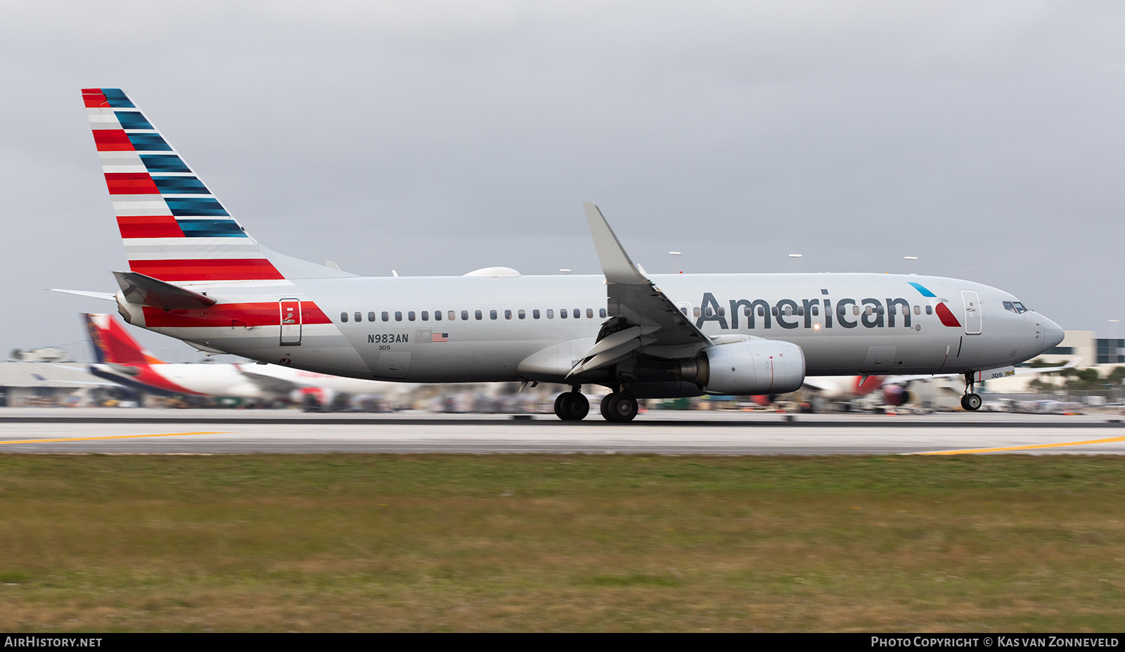 Aircraft Photo of N983AN | Boeing 737-823 | American Airlines | AirHistory.net #361791