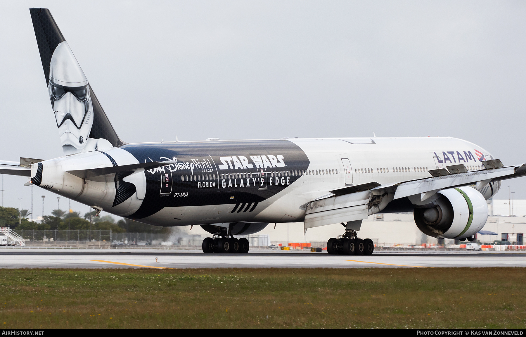 Aircraft Photo of PT-MUA | Boeing 777-32W/ER | LATAM Airlines | AirHistory.net #361792