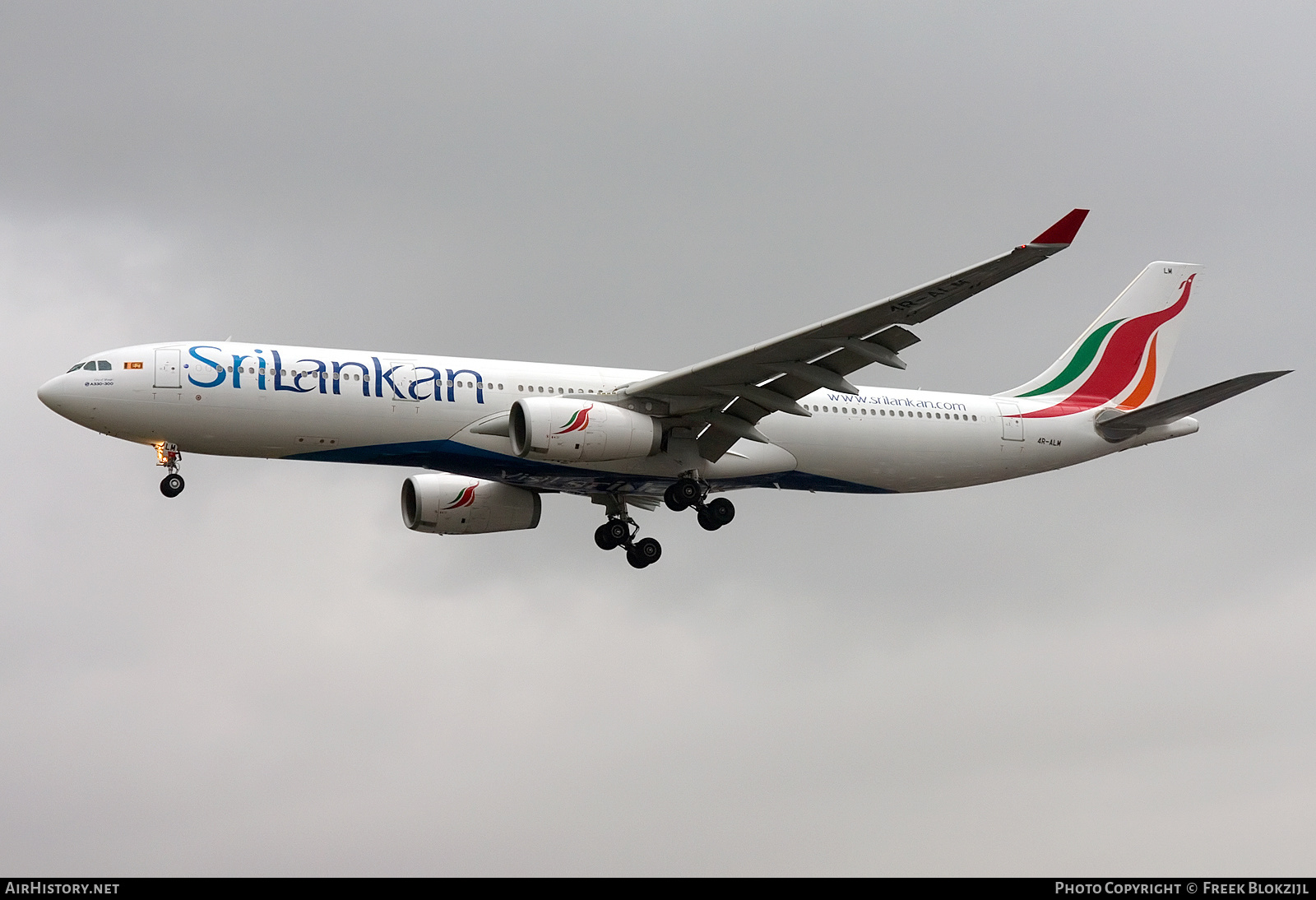 Aircraft Photo of 4R-ALM | Airbus A330-343E | SriLankan Airlines | AirHistory.net #361809
