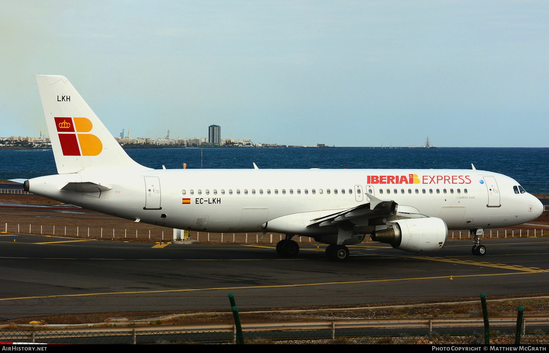 Aircraft Photo of EC-LKH | Airbus A320-214 | Iberia Express | AirHistory.net #361890