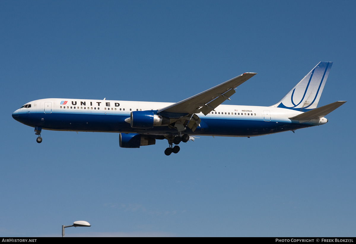 Aircraft Photo of N659UA | Boeing 767-322/ER | United Airlines | AirHistory.net #362015