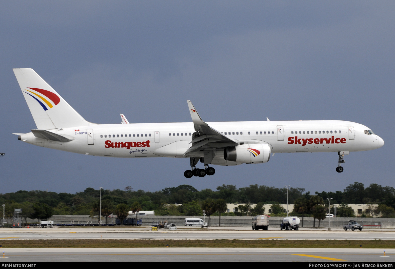 Aircraft Photo of C-GMYH | Boeing 757-236 | Skyservice Airlines | AirHistory.net #362021