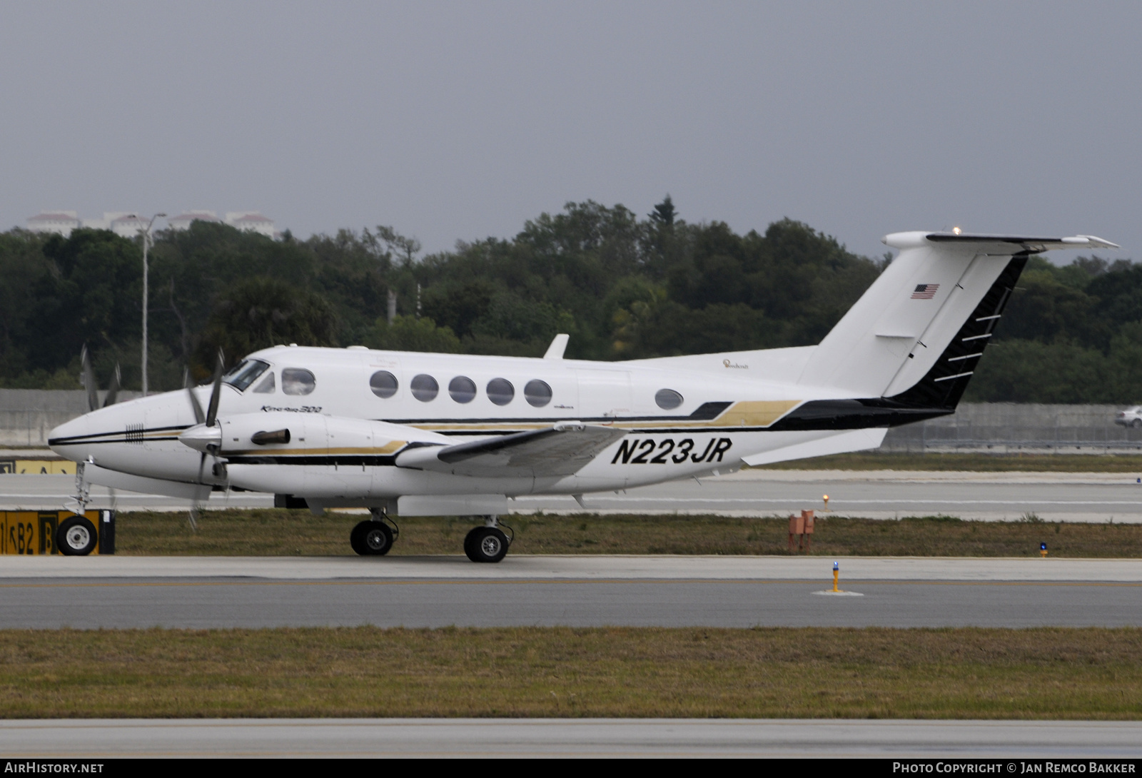 Aircraft Photo of N223JR | Beech Super King Air 300 | AirHistory.net #362223