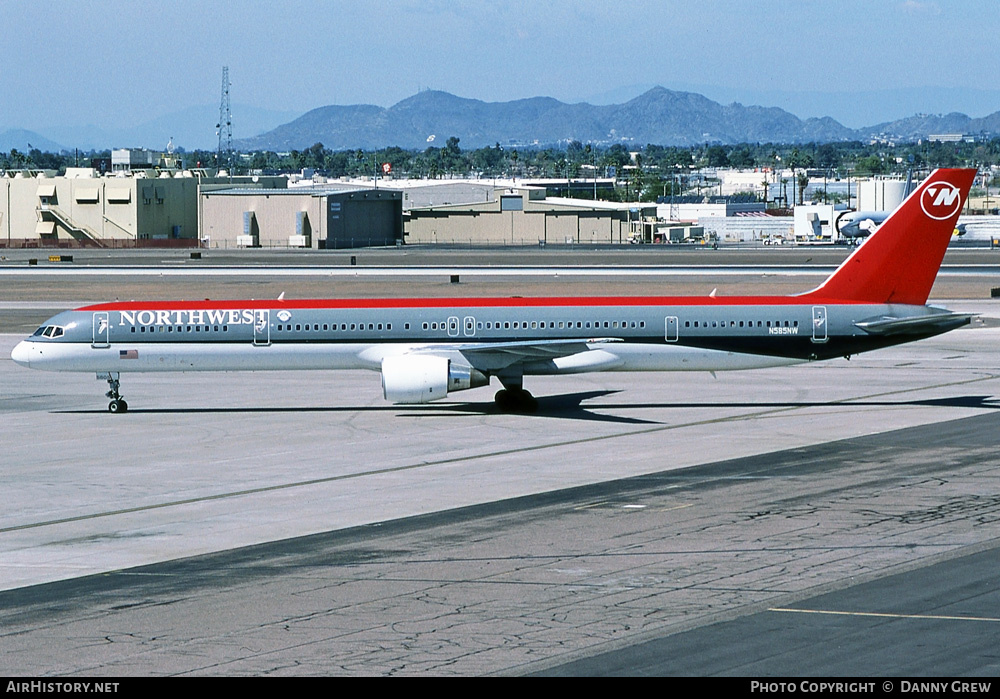 Aircraft Photo of N585NW | Boeing 757-351 | Northwest Airlines | AirHistory.net #362301
