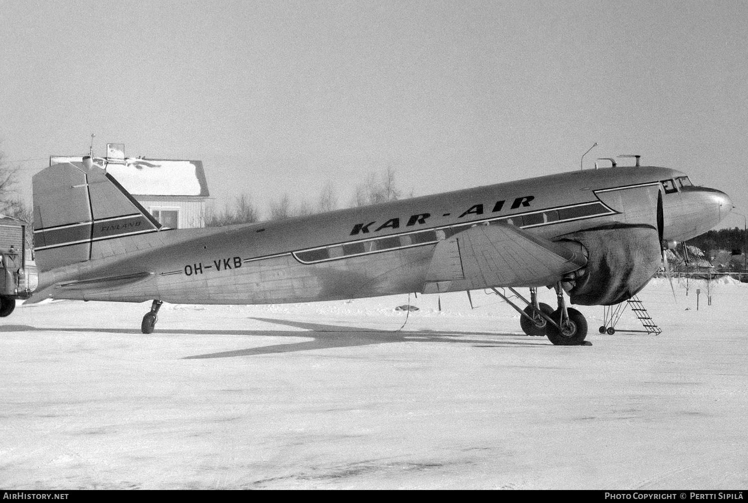 Aircraft Photo of OH-VKB | Douglas DC-3A-214 | Kar-Air | AirHistory.net #362342