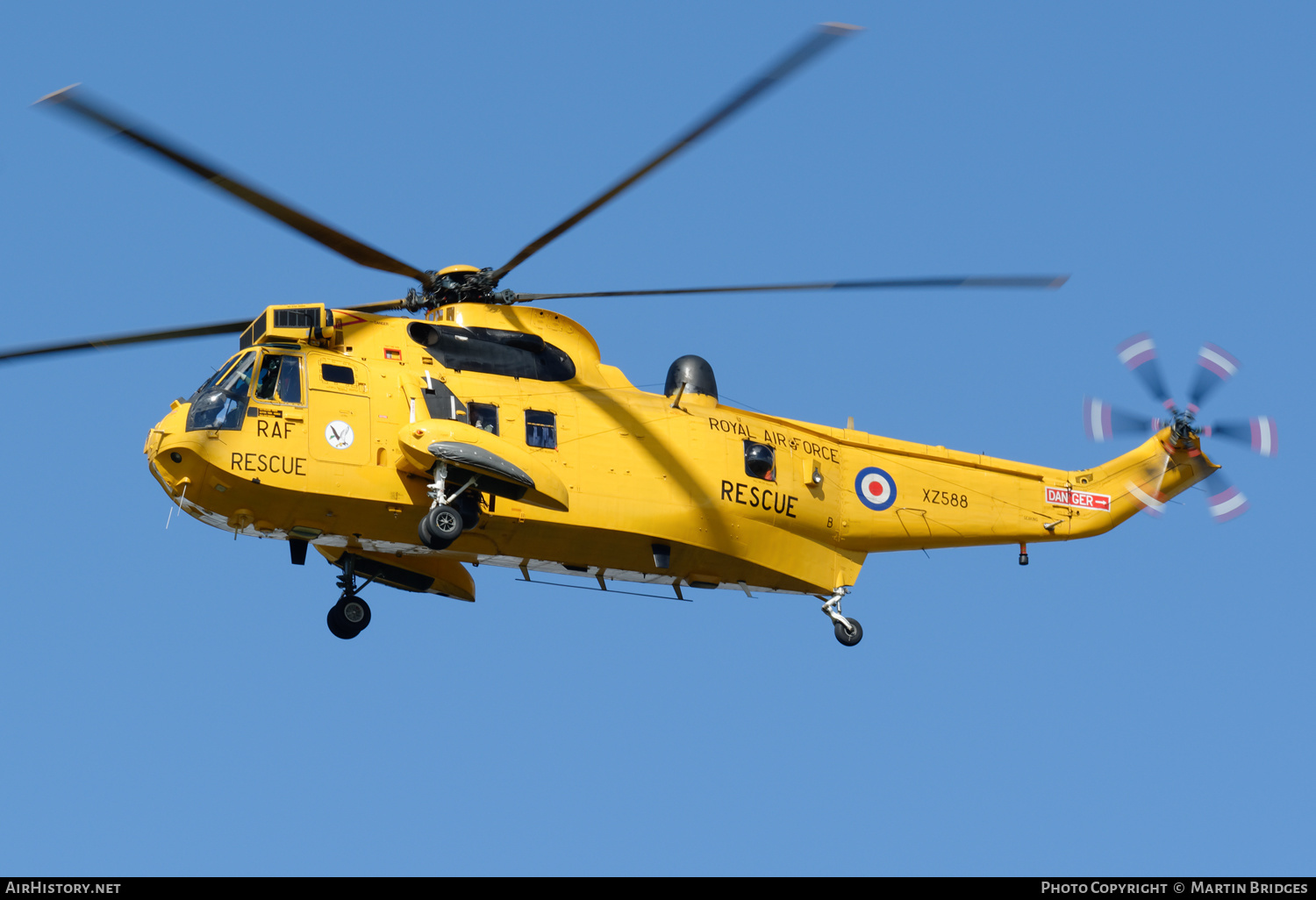 Aircraft Photo of XZ588 | Westland WS-61 Sea King HAR3 | UK - Air Force | AirHistory.net #362364