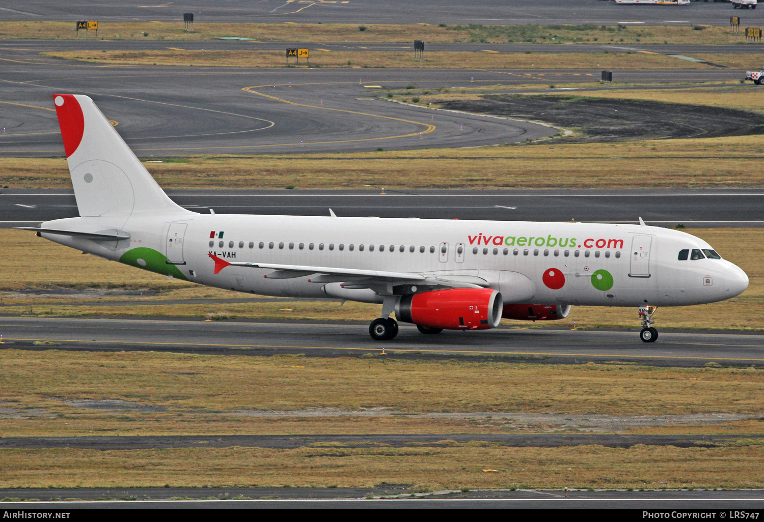 Aircraft Photo of XA-VAH | Airbus A320-232 | Viva Aerobús | AirHistory.net #362410