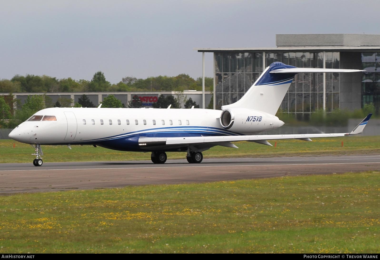 Aircraft Photo of N75VB | Bombardier Global Express XRS (BD-700-1A10) | AirHistory.net #362418