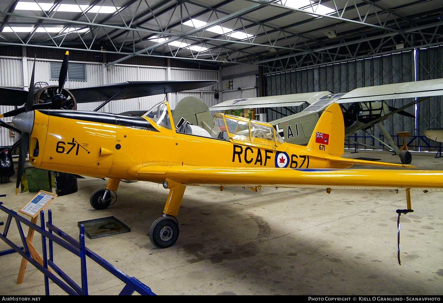 Aircraft Photo of G-BNZC / RCAF-671 | De Havilland Canada DHC-1 Chipmunk Mk22 | Canada - Air Force | AirHistory.net #362424