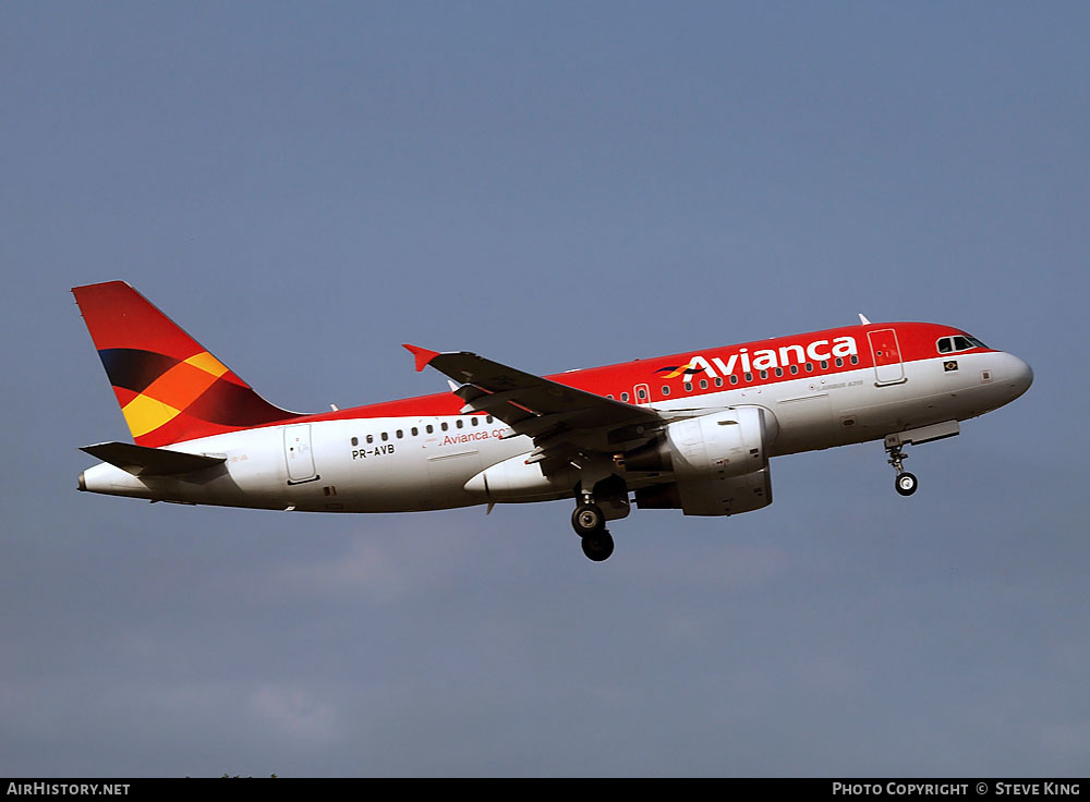 Aircraft Photo of PR-AVB | Airbus A319-115 | Avianca | AirHistory.net #362449