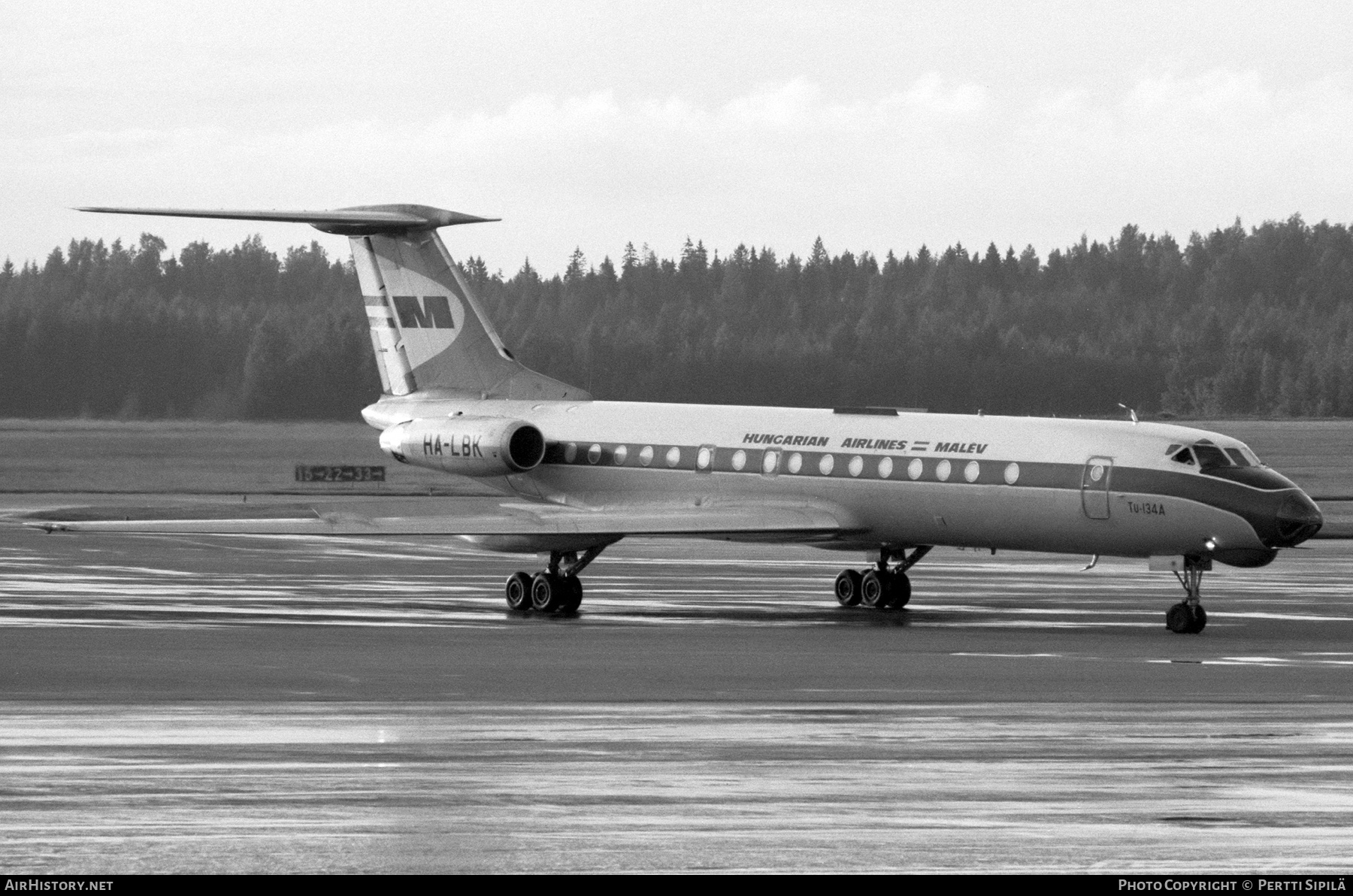 Aircraft Photo of HA-LBK | Tupolev Tu-134A | Malév - Hungarian Airlines | AirHistory.net #362535