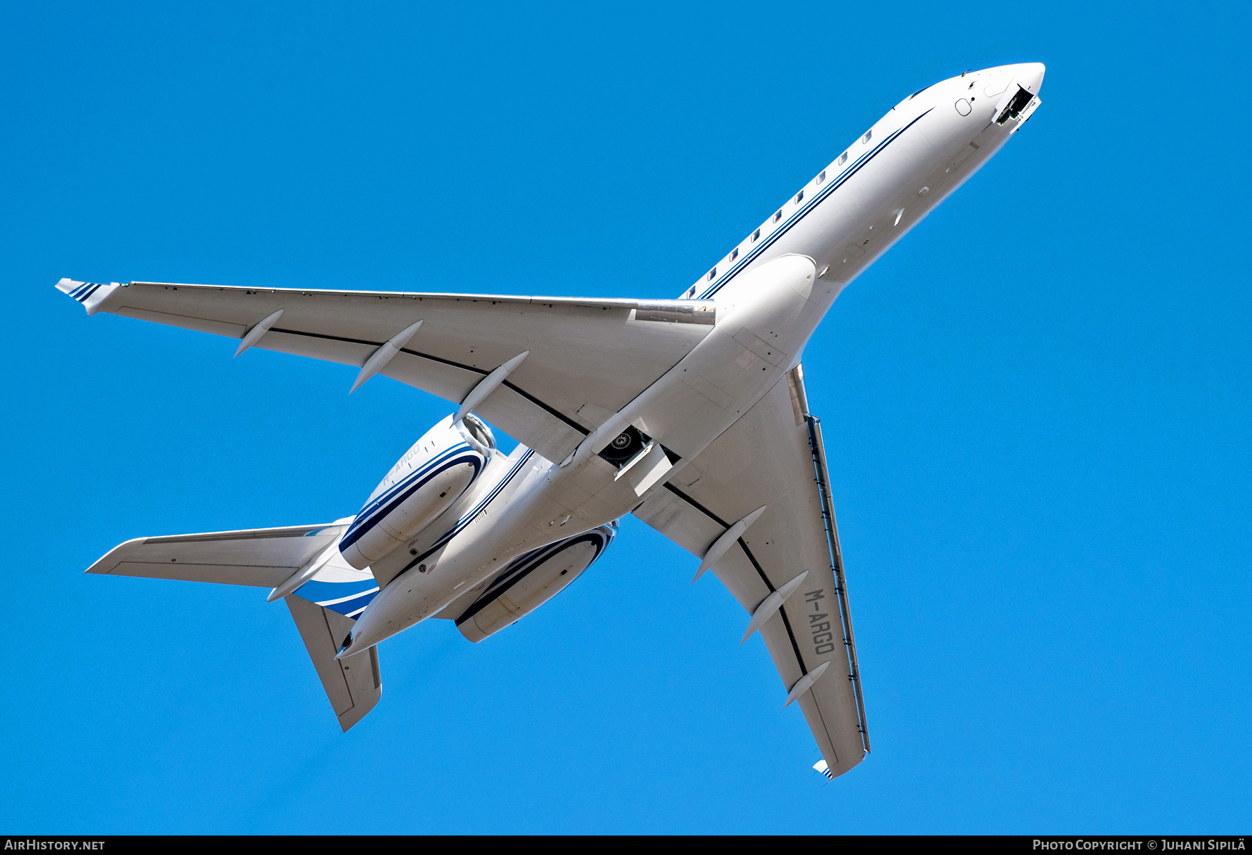 Aircraft Photo of M-ARGO | Bombardier Global 6000 (BD-700-1A10) | AirHistory.net #362679