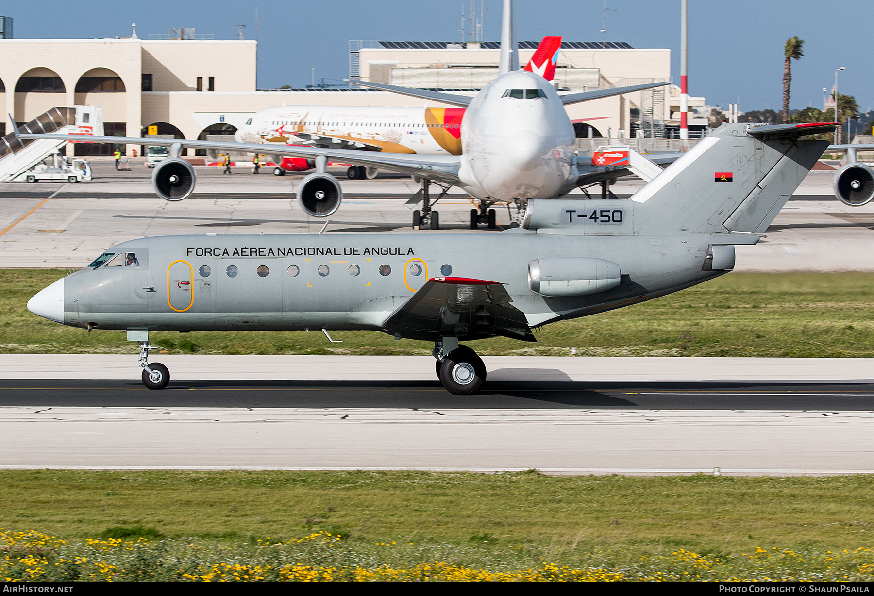 Aircraft Photo of T-450 | Yakovlev Yak-40K | Angola - Air Force | AirHistory.net #362867