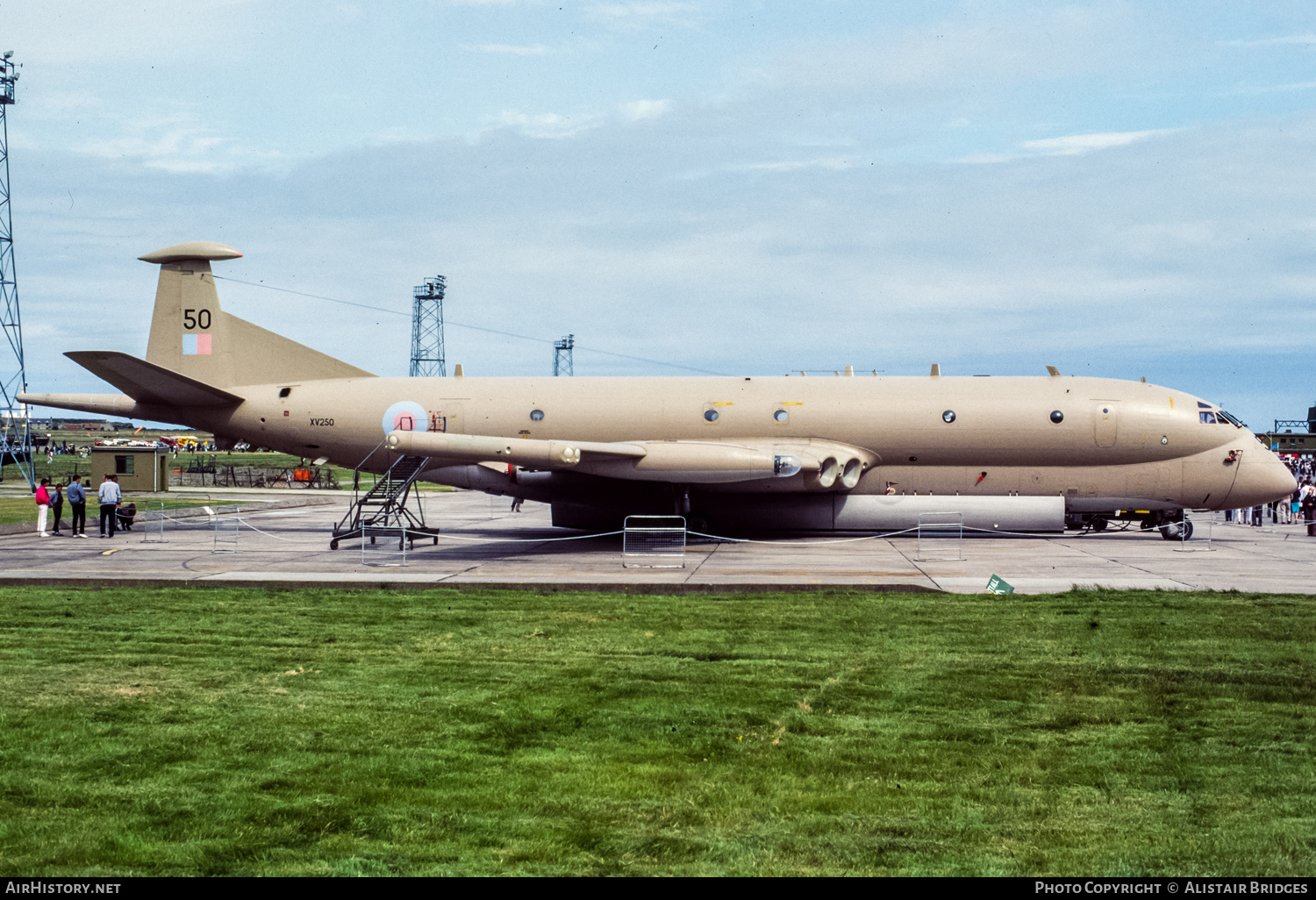 Aircraft Photo of XV250 | Hawker Siddeley Nimrod MR2P | UK - Air Force | AirHistory.net #362923