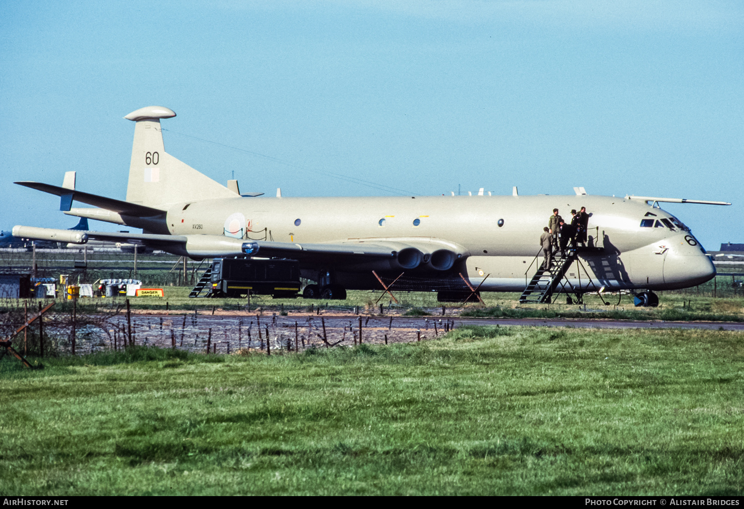 Aircraft Photo of XV260 | Hawker Siddeley Nimrod MR2P | UK - Air Force | AirHistory.net #362972