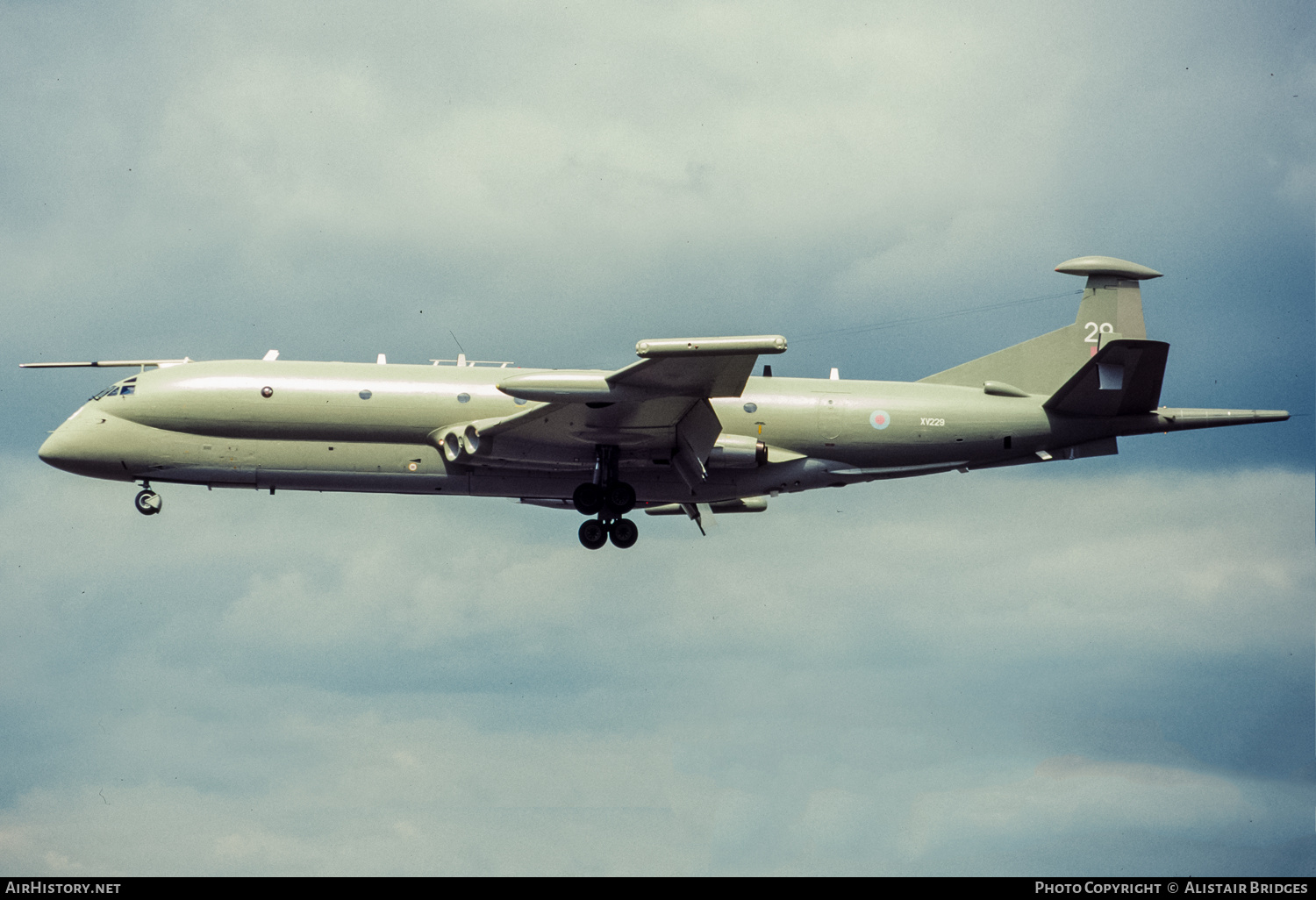 Aircraft Photo of XV229 | Hawker Siddeley HS-801 Nimrod MR.2P | UK - Air Force | AirHistory.net #362974
